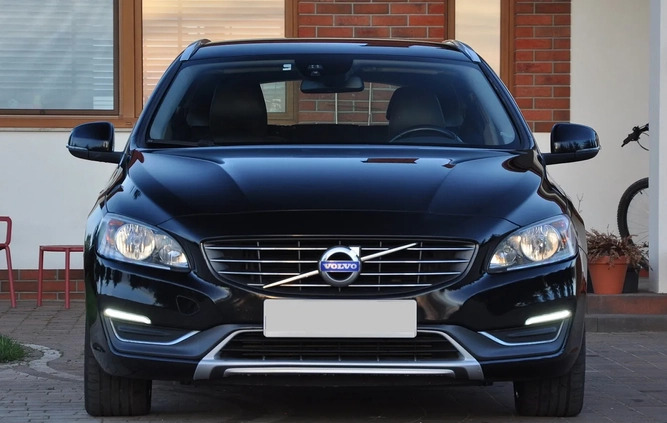 Volvo V60 cena 52400 przebieg: 219000, rok produkcji 2015 z Starachowice małe 667